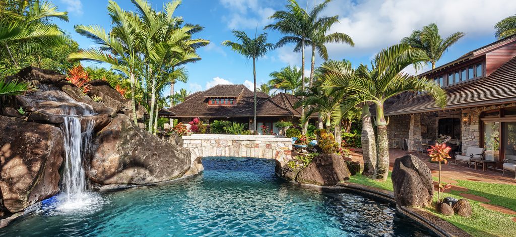 Enchanting Meadow - Pool with bridge - Hawaii Vacation Home