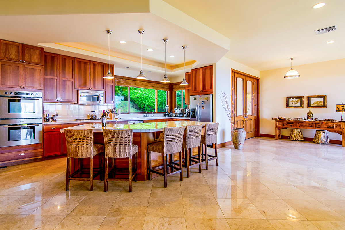 Misty Rose - Kitchen and bar stools - Maui Vacation Home