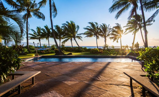 Golden Glow - Pool and view of ocean - Maui Vacation Home