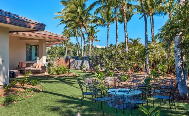 Beach Elegance - Backyard seating - Hawaii Vacation Home