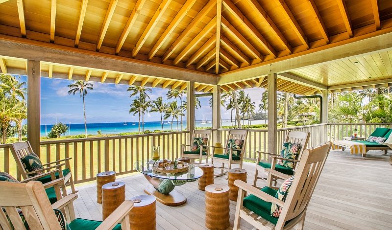 Bon Voyage - Back Patio with seating - Hawaii Vacation home