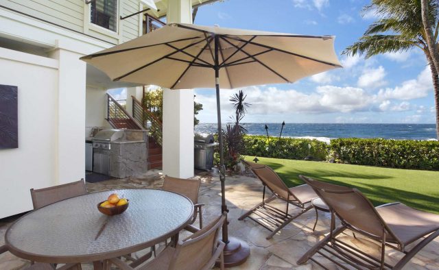 Starlit Getaway - Backyard - Hawaiian Luxury Vacation Home
