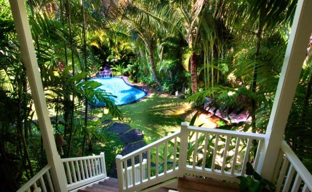 Beach Terrace - Green Backyard - Hawaii Vacation Home