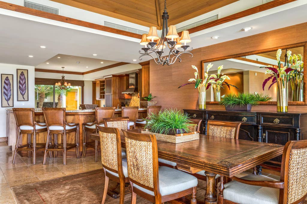 Hualalai Hainoa Estate 128 - Dining area and kitchen counter top - Hawaii Vacation Home