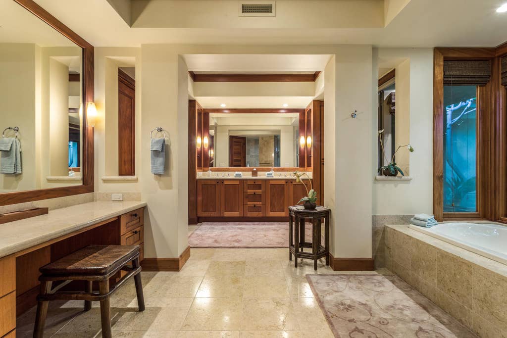 Hualalai Hainoa Estate 128 - Mater Bathroom - Hawaii Vacation Home
