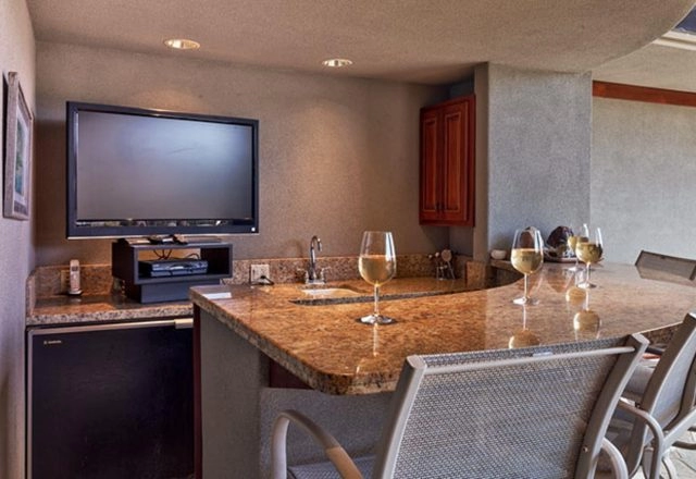 Cape Palm - TV Bar - Waimea, Hawaii Vacation Home