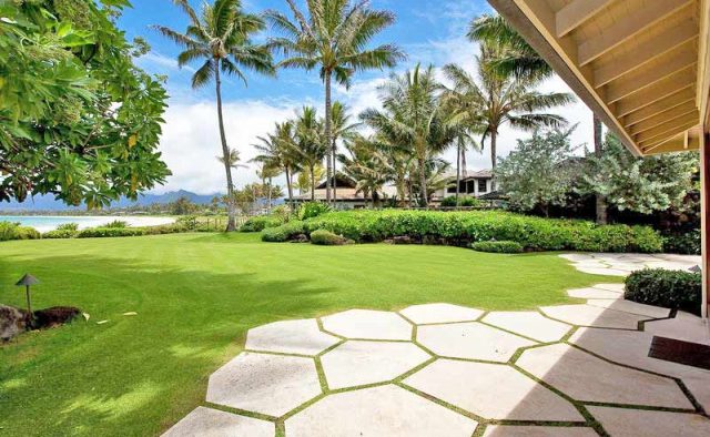 Plantation Paradise Luxury Home Rental - Backyard - Hawaii Hideaways