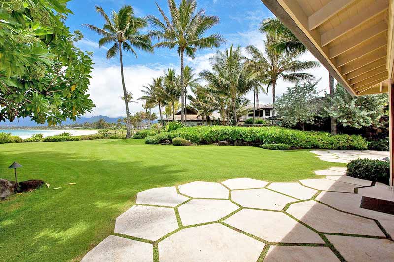 Plantation Paradise Luxury Home Rental - Backyard - Hawaii Hideaways