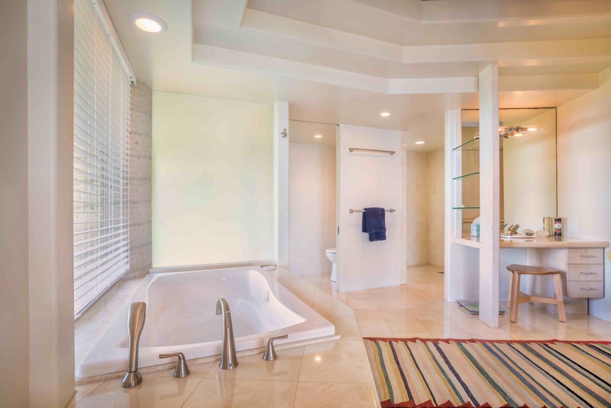 Simply Anini - Bathroom - Hawaiian Luxury Vacation Home