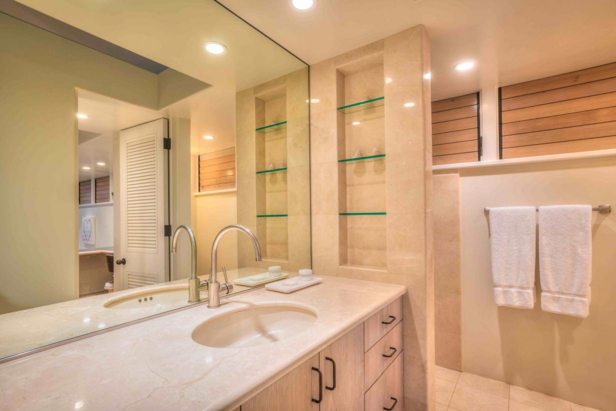 Simply Anini - Bathroom - Hawaiian Luxury Vacation Home