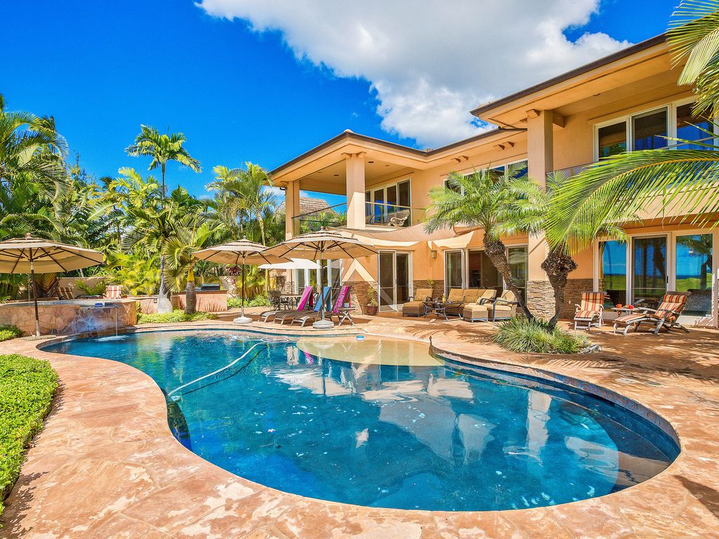 South Seas - Outdoor Swimming Pool - Hawaiian Luxury Vacation Home