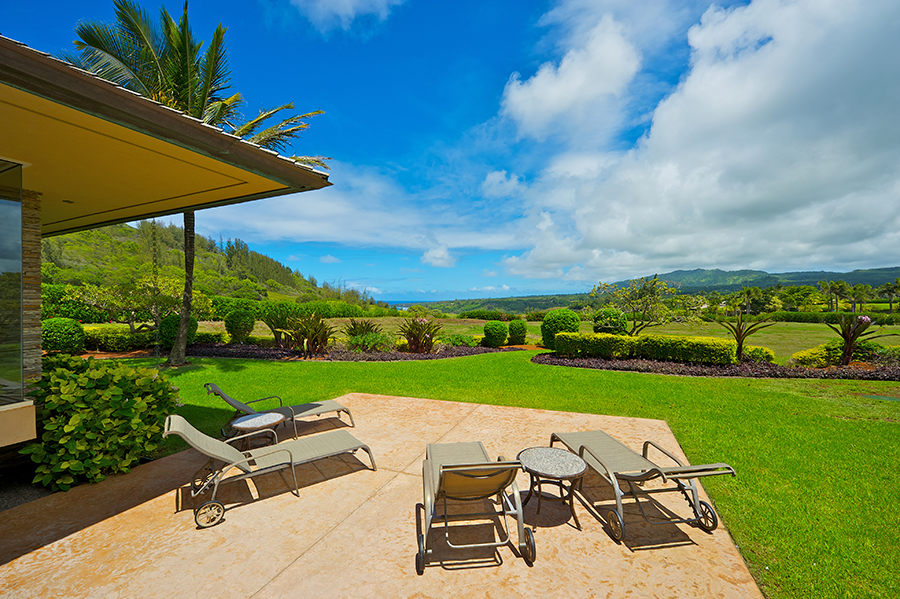 Star Steps - Backyard - Hawaiian Luxury Vacation Home