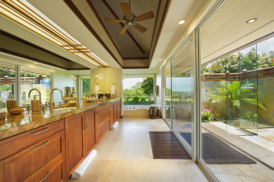 Star Steps - Bathroom - Hawaiian Luxury Vacation Home