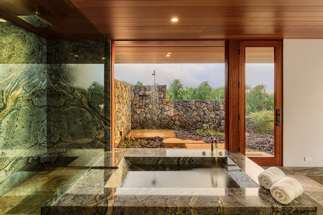 Sweet Escape - Bathroom - Hawaiian Luxury Vacation Home