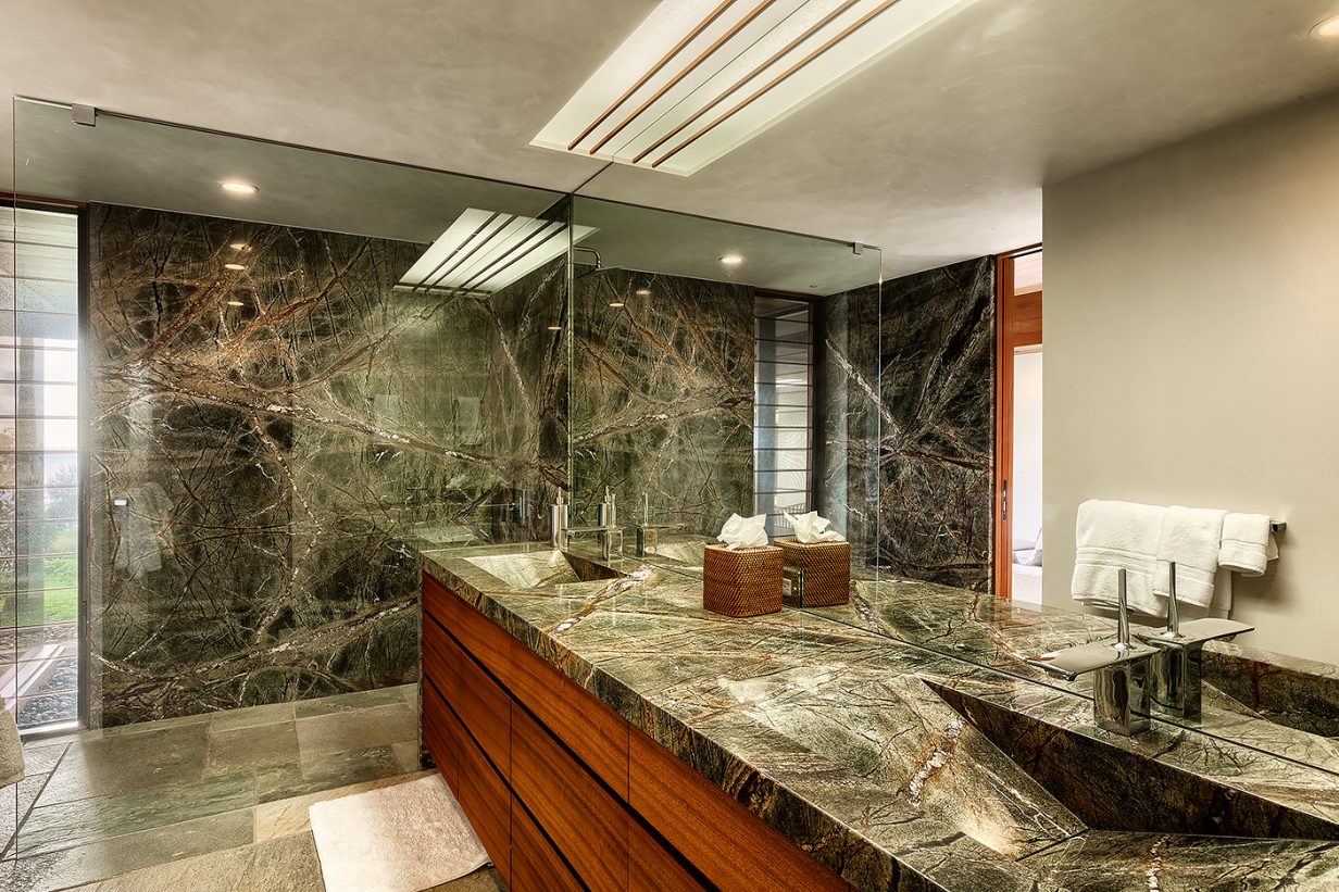 Sweet Escape - Bathroom - Hawaiian Luxury Vacation Home