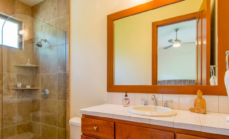 Misty Rose - Bathroom - Maui Vacation Home