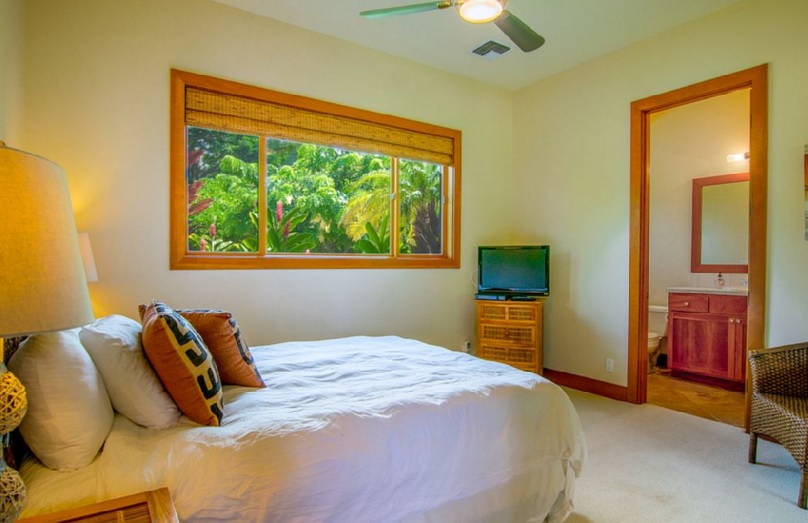 Misty Rose - Bedroom - Maui Vacation Home
