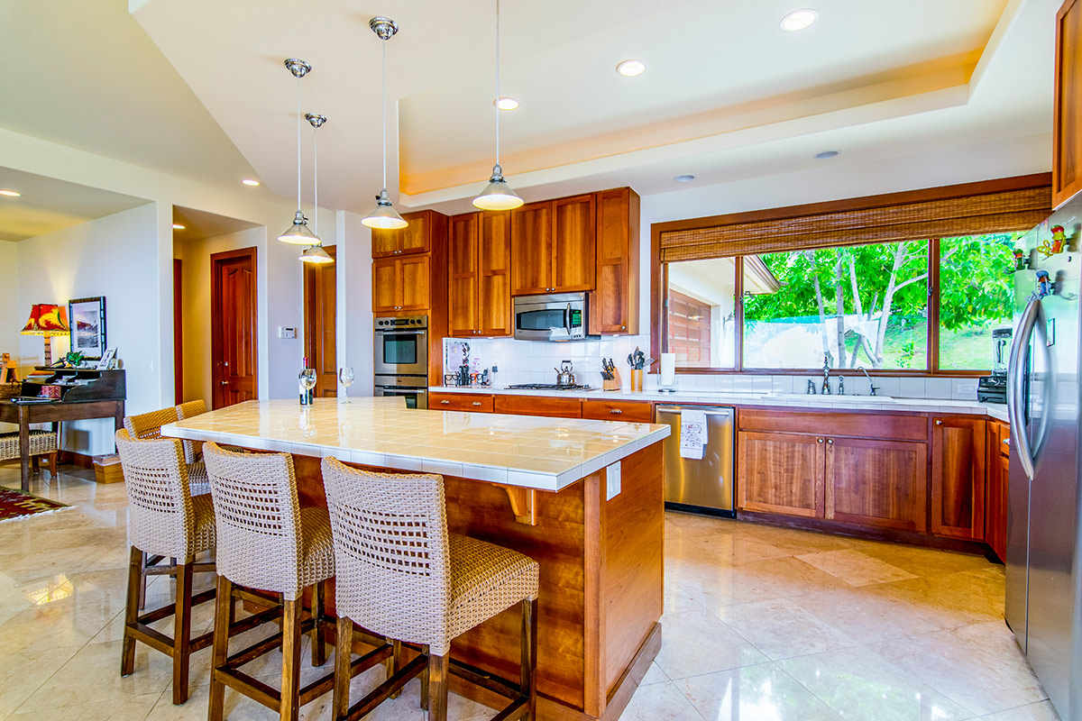 Misty Rose - Kitchen Counter - Maui Vacation Home