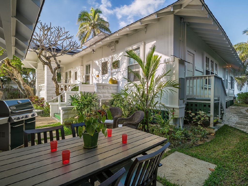 Walkers House - Backyard - Luxury Vacation Homes