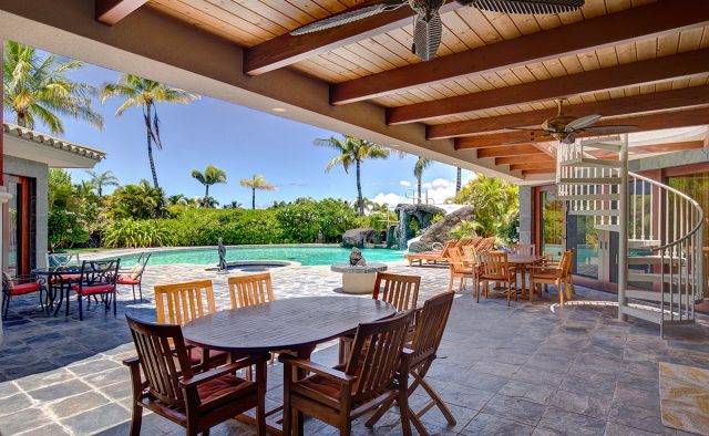 Sun Ray - Pool and Patio - Hawaiian Luxury Vacation Home