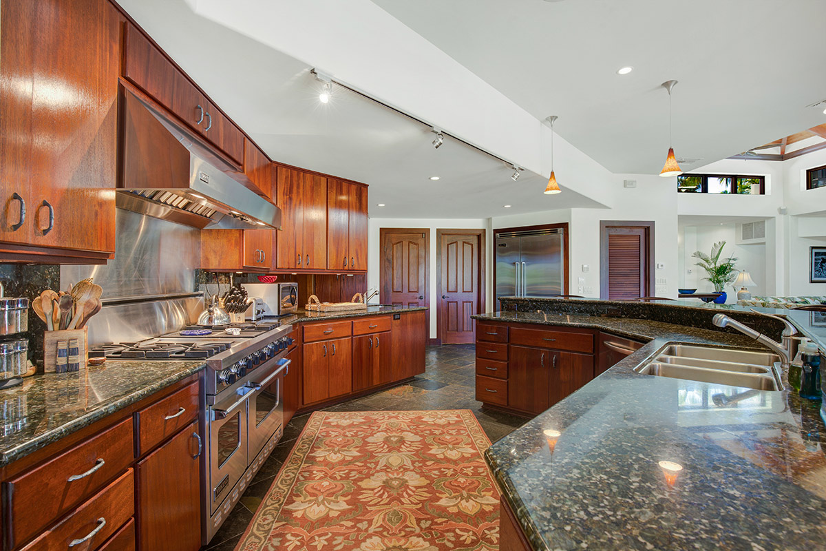 Sun Ray - Kitchen - Hawaiian Luxury Vacation Home