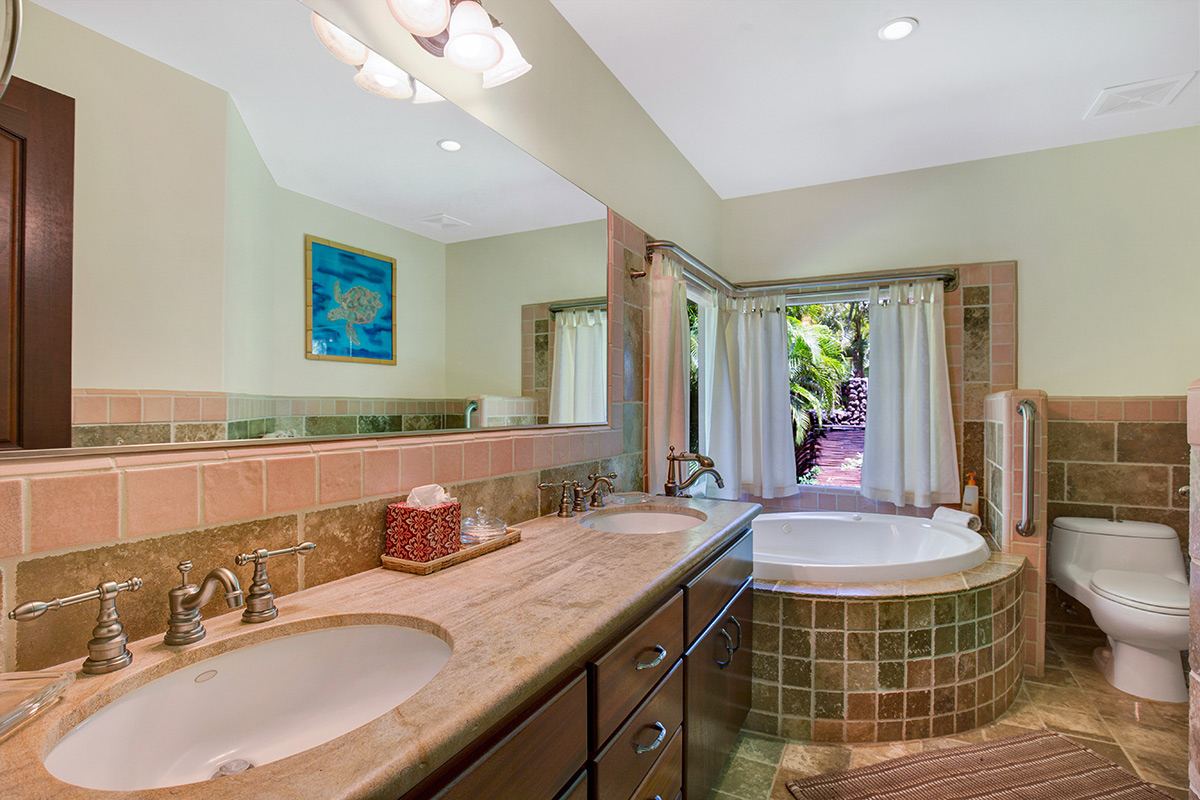 Sun Ray - Bathroom - Hawaiian Luxury Vacation Home