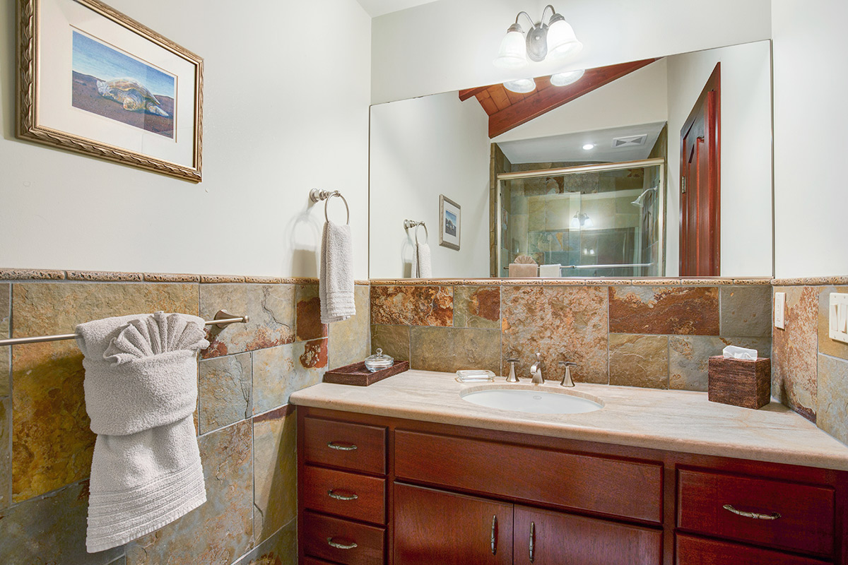 Sun Ray - Bathroom - Hawaiian Luxury Vacation Home