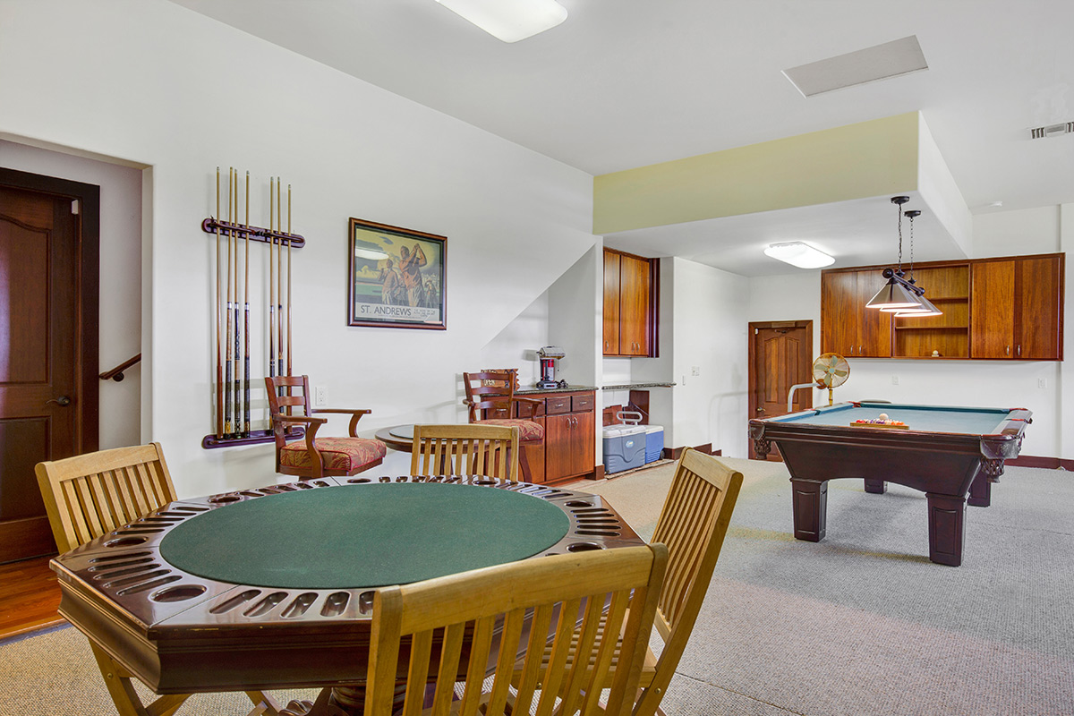 Sun Ray - Pool Table - Hawaiian Luxury Vacation Home