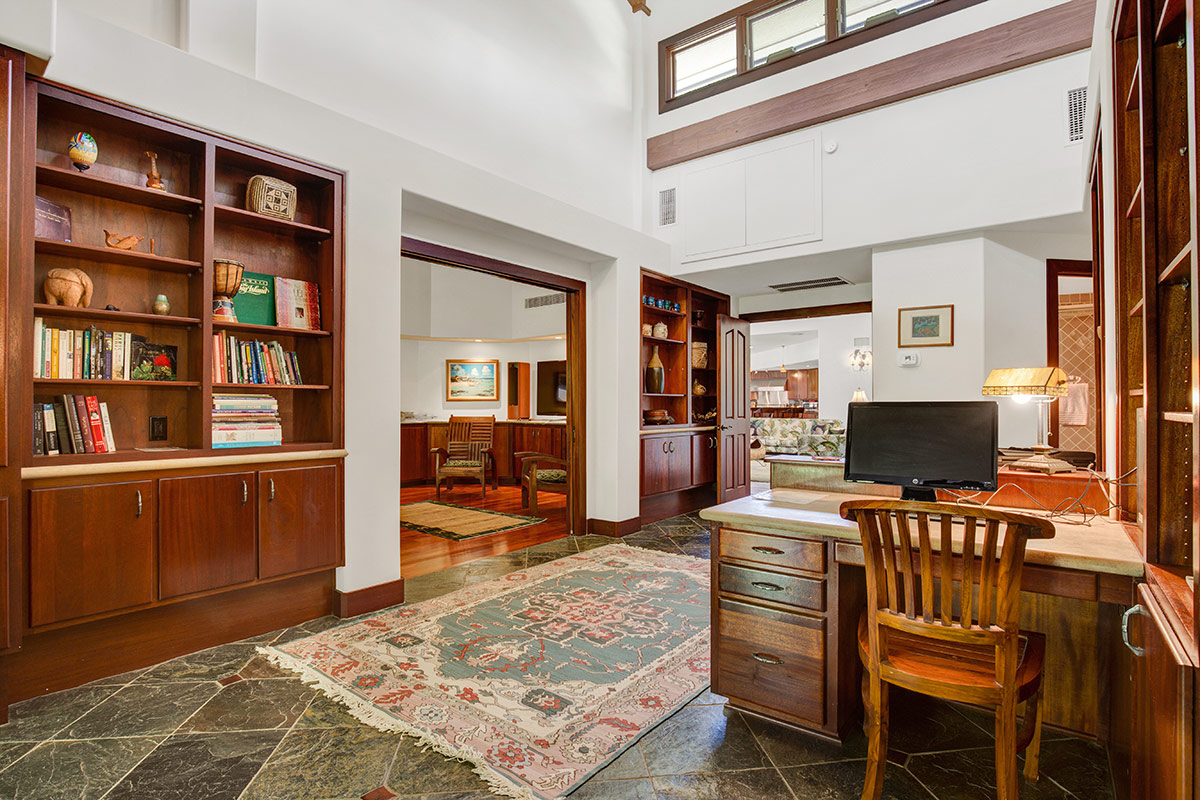 Sun Ray - Office - Hawaiian Luxury Vacation Home