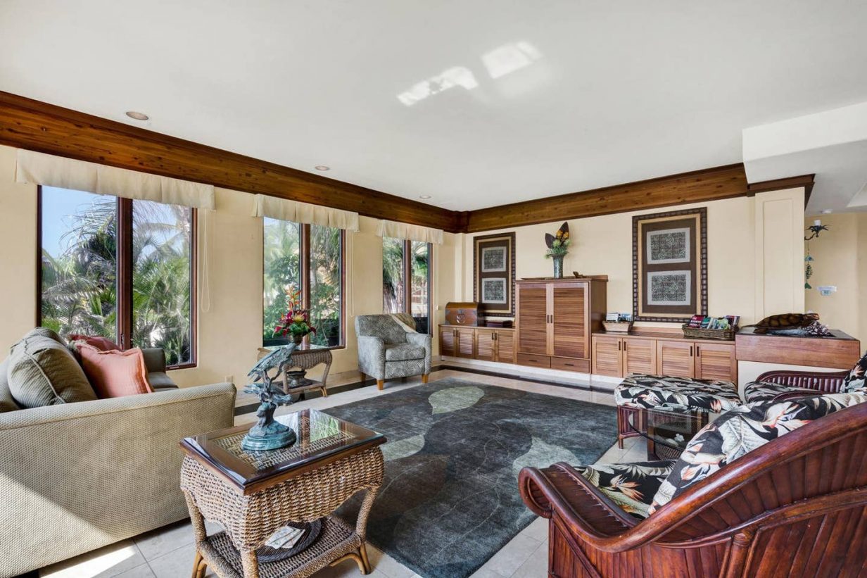 Cool Waters - Living room seating - Hawaii Vacation Home