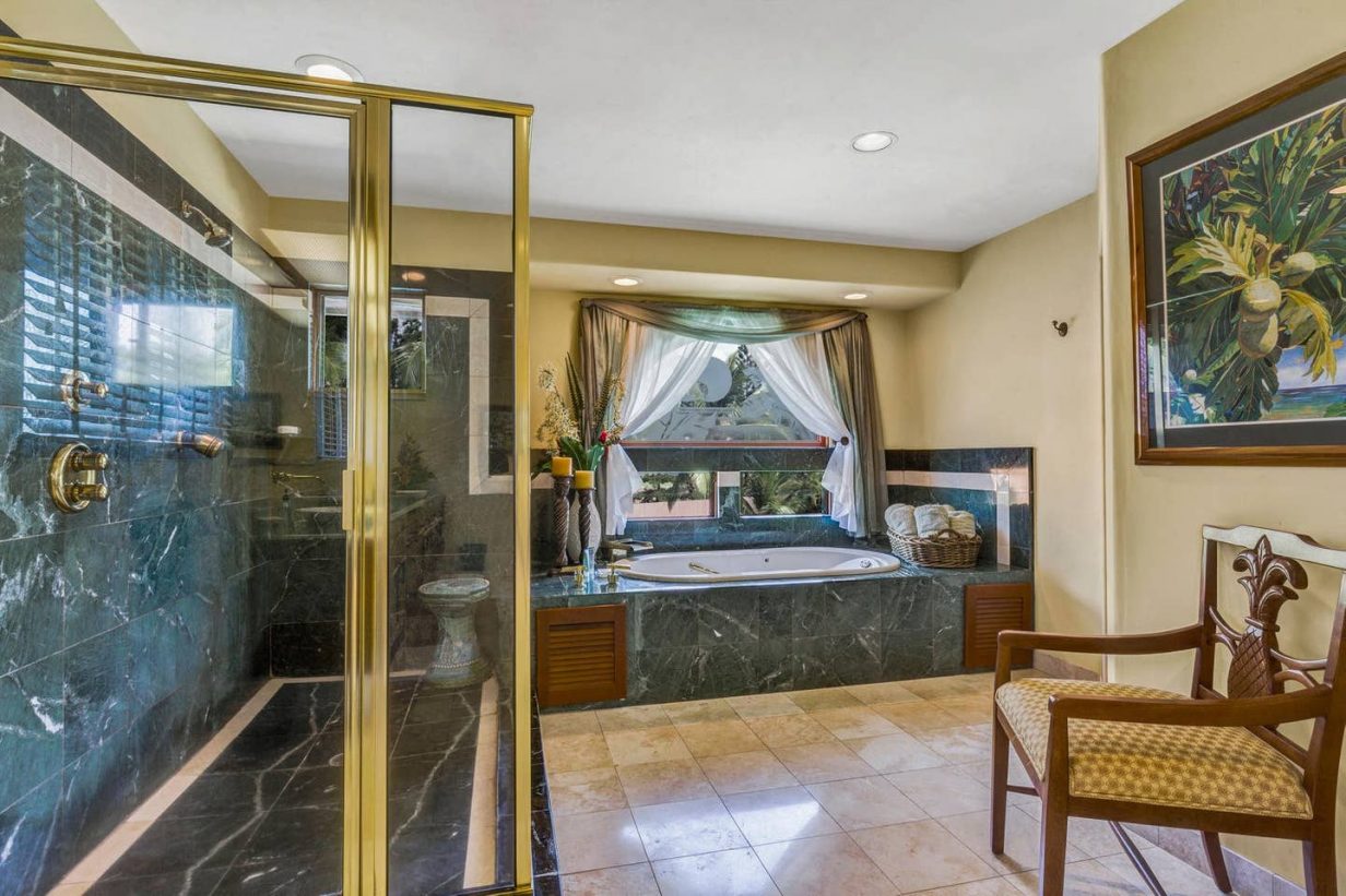 Cool Waters - Bathroom 2 - Hawaii Vacation Home