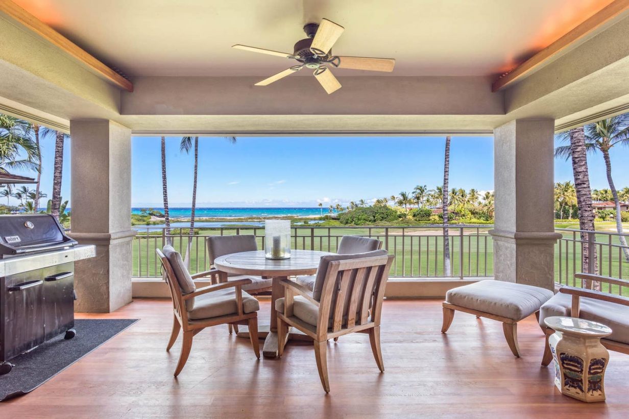 Hualalai 4202 - Patio with grill and table - Hawaii Vacation Home