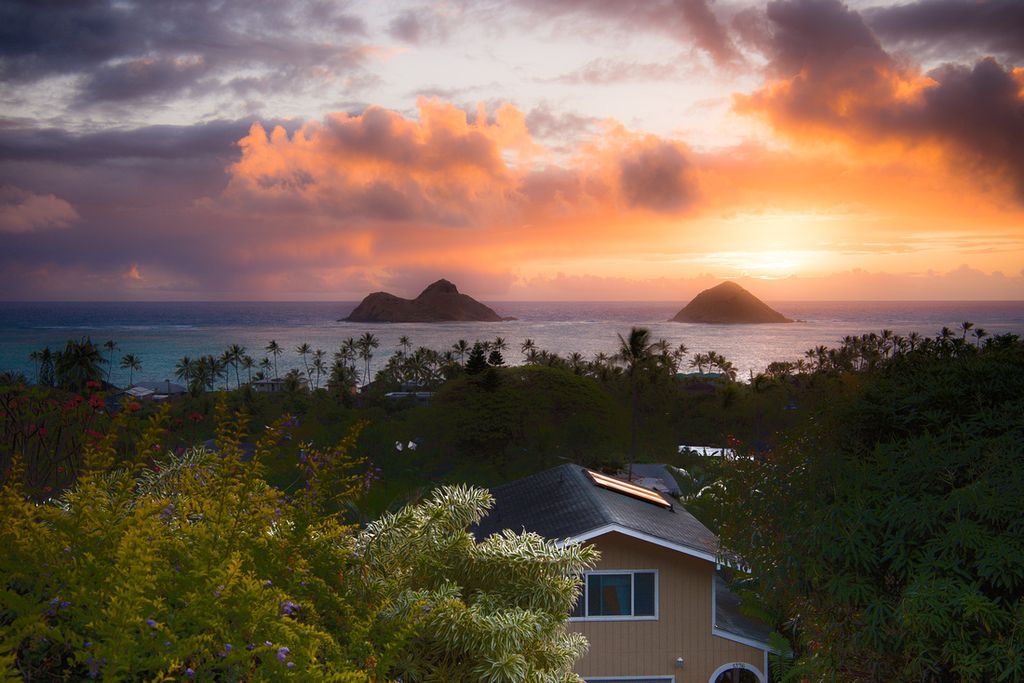 Kehaulani - Sunset skies - Oahu Vacation Home