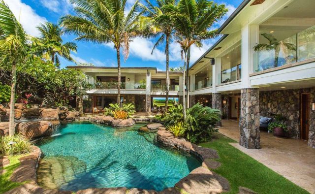 Timeless Jewel - Pool view - Kailua Vacation Home on Oahu