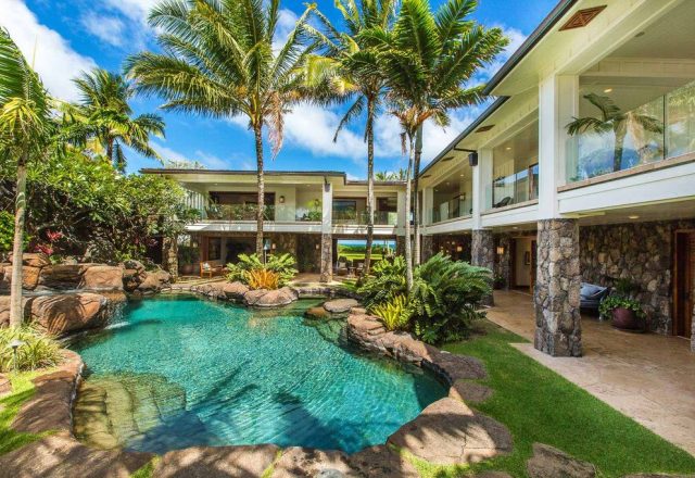 Timeless Jewel - Pool view - Kailua Vacation Home on Oahu