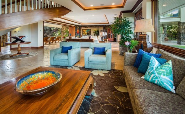 Timeless Jewel -Main Floor - Kailua Vacation Home on Oahu